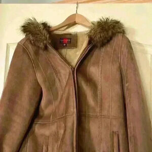 Gallery Women’s faux fur Brown jacket